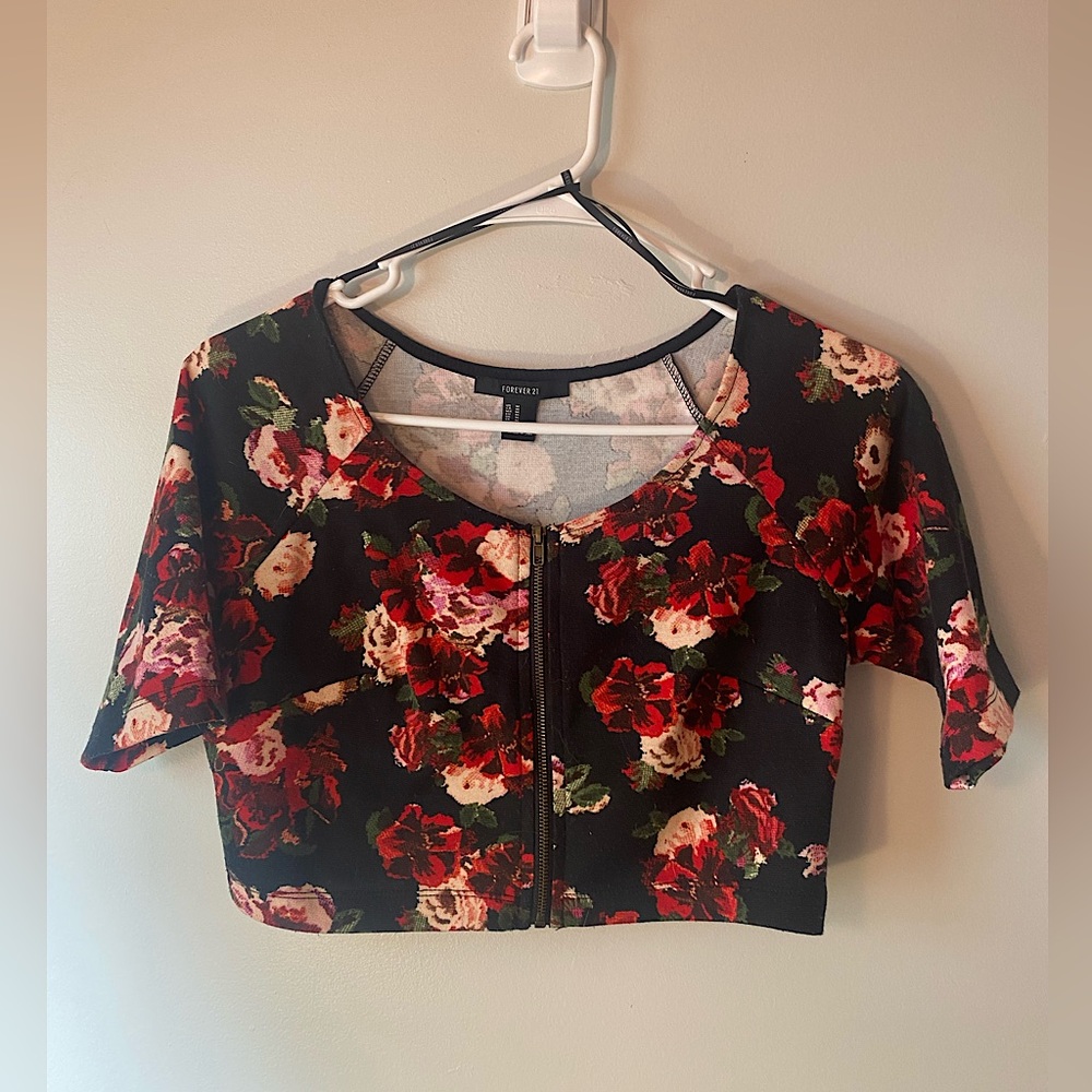 Forever 21 | Floral Zip Up Crop Top